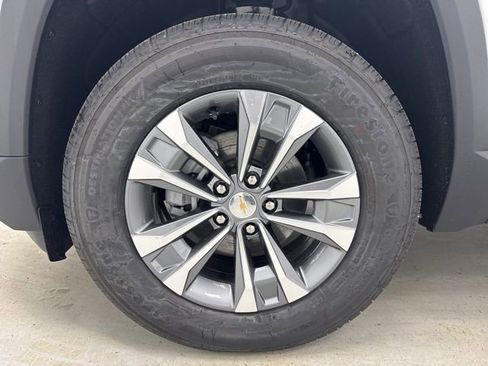 New 2026 Chevrolet Equinox LT FWD image 37