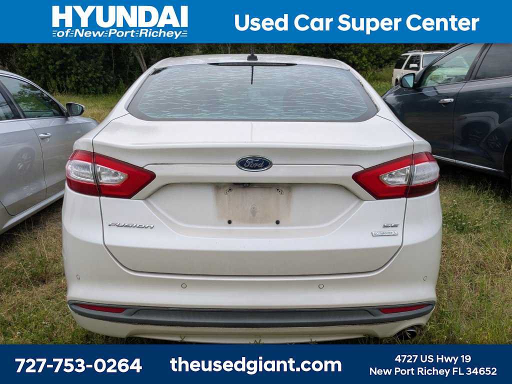 Used 2013 Ford Fusion SE FWD image 3