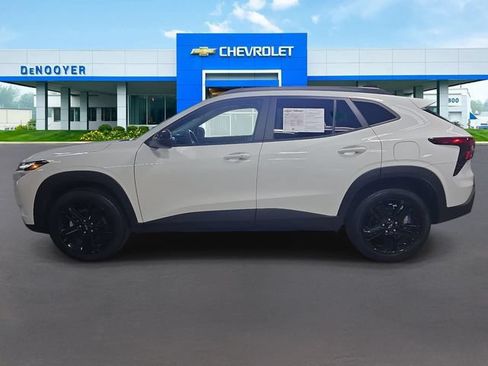 Used 2024 Chevrolet Trax ACTIV w/ Sunroof Package FWD image 10