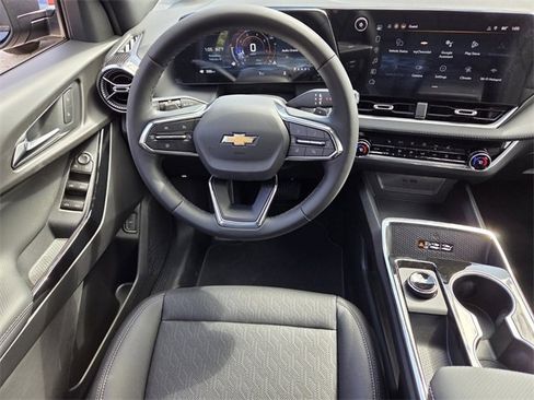 New 2026 Chevrolet Equinox LT w/ Convenience Package II image 17