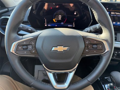 Certified 2024 Chevrolet Trax LT w/ LT Convenience Package image 15