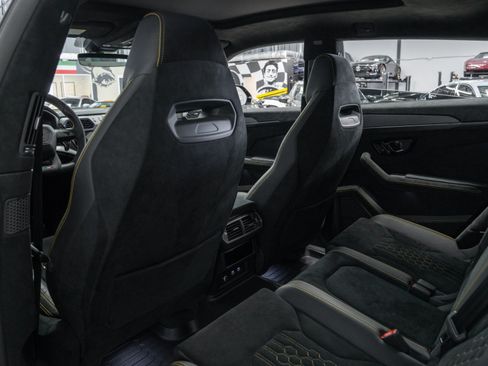 Used 2023 Lamborghini Urus Performante AWD/4WD image 38