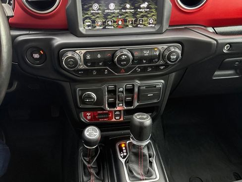 Used 2021 Jeep Wrangler Unlimited Rubicon w/ Uconnect 4C Nav & Sound Group AWD/4WD image 15