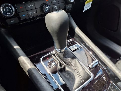 New 2026 Jeep Compass Latitude AWD/4WD image 14