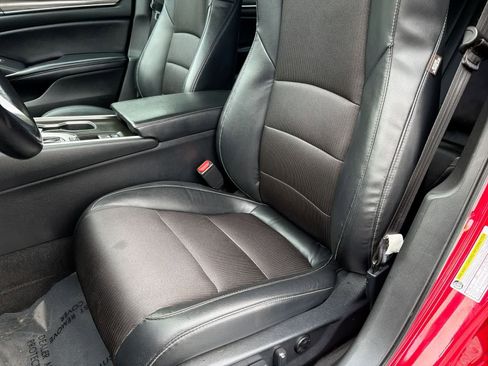 Used 2018 Honda Accord Sport image 17