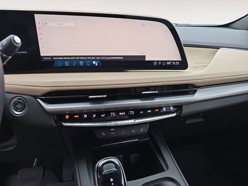 Used 2025 Cadillac XT4 Premium Luxury w/ Cold Weather Package FWD image 10