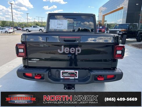 New 2025 Jeep Gladiator Rubicon w/ Convenience Group image 17