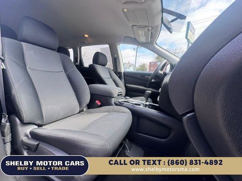 Used 2017 Nissan Pathfinder S image 16
