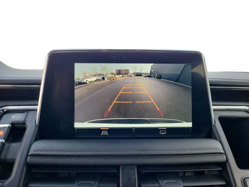 Used 2024 GMC Yukon XL SLE image 17