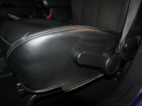 Used 2017 Jeep Wrangler Unlimited Sahara image 6