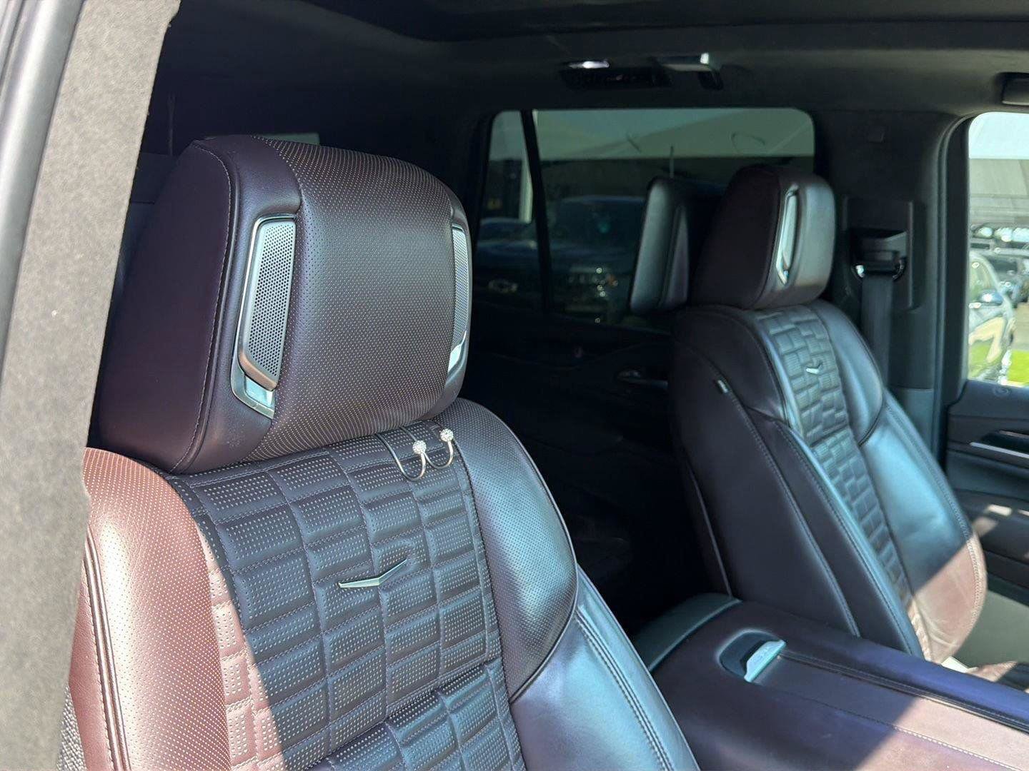 Used 2023 Cadillac Escalade Sport Platinum RWD image 5