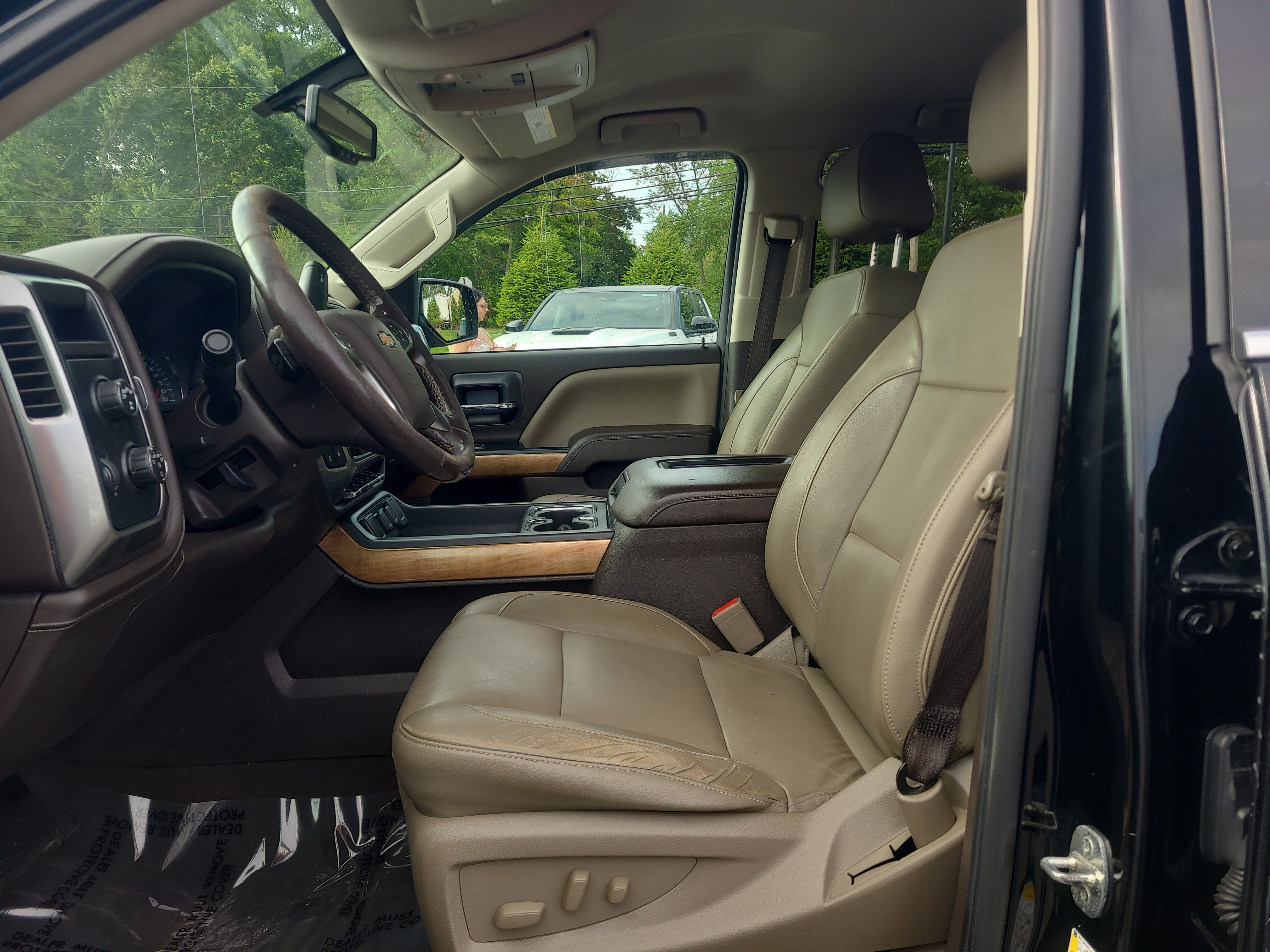 Used 2018 Chevrolet Silverado 1500 LTZ w/ Sport Package AWD/4WD image 16