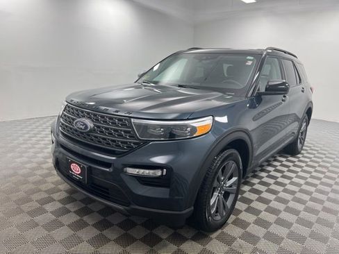 Used 2024 Ford Explorer XLT w/ Equipment Group 202A image 2