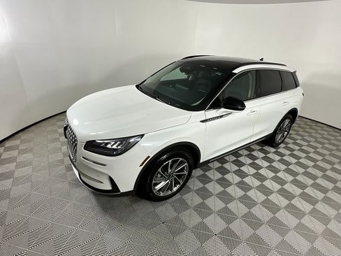 Used 2025 Lincoln Corsair FWD w/ Equipment Group 101A image 9