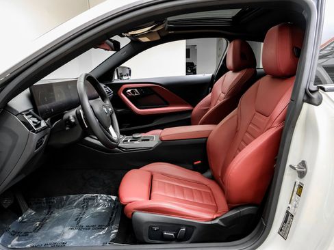 Used 2024 BMW 230i Coupe w/ Convenience Package image 4