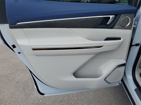 New 2026 Buick Enclave Avenir w/ Super Cruise Package image 24