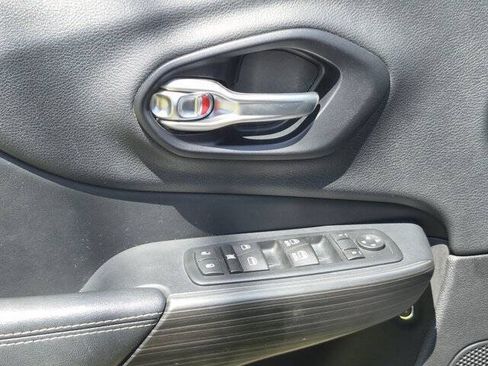 Used 2015 Jeep Cherokee Limited AWD/4WD image 13