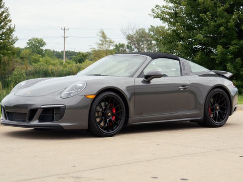 Used 2019 Porsche 911 Targa 4 GTS AWD/4WD image 9