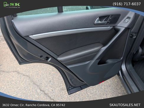 Used 2013 Volkswagen Tiguan SEL image 32