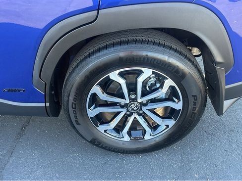 Used 2024 Toyota Corolla Cross SE image 40