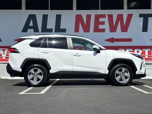 Used 2024 Toyota RAV4 XLE AWD/4WD image 6