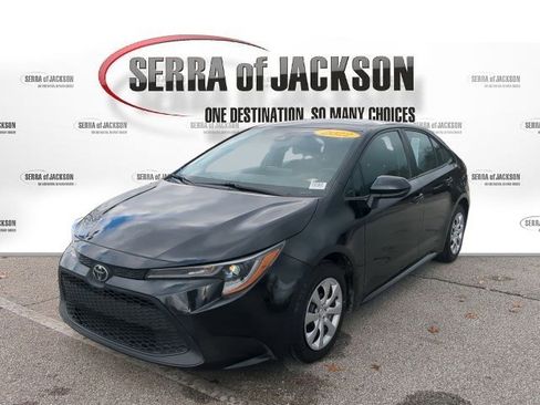 Used 2022 Toyota Corolla LE image 4