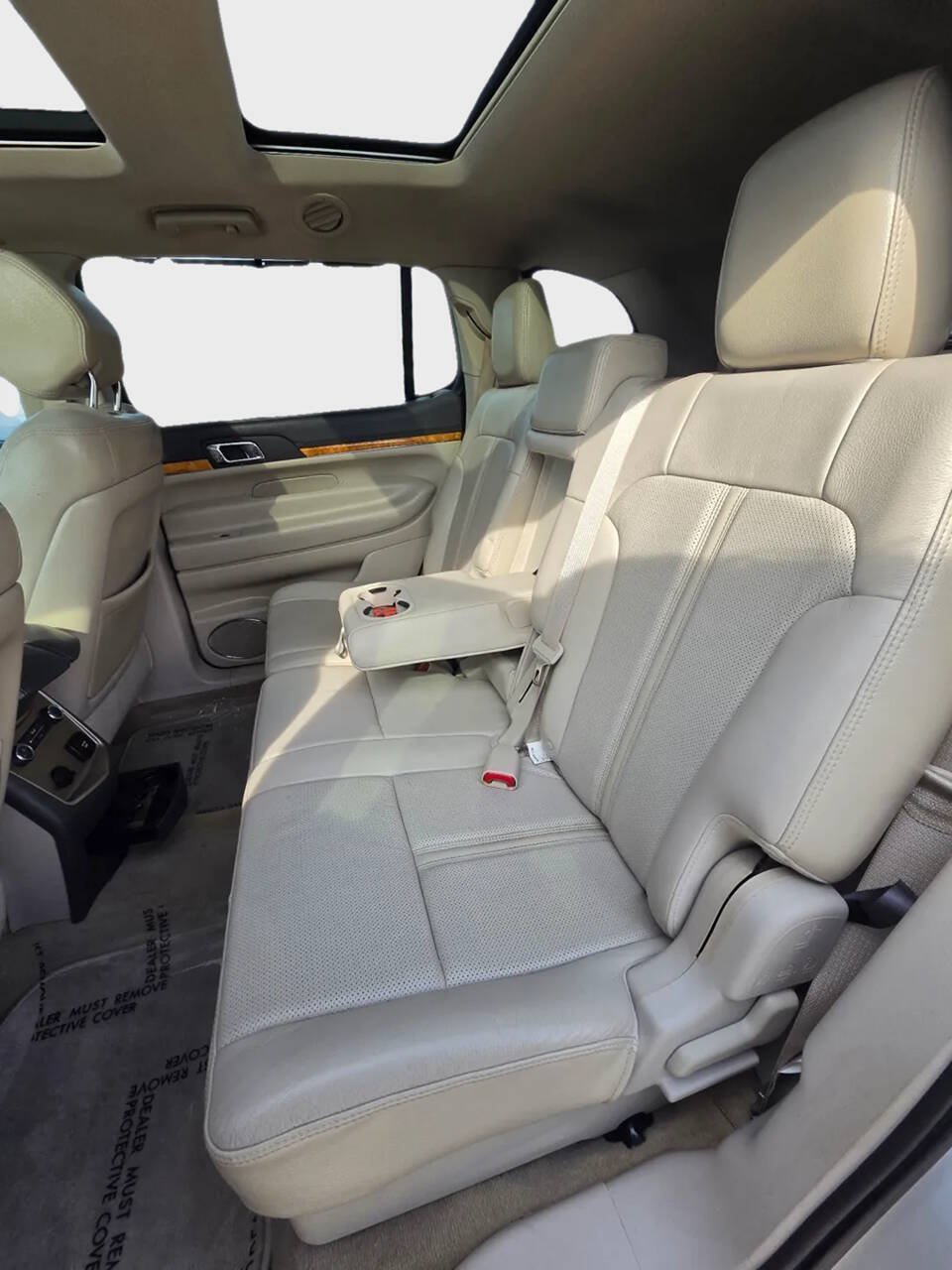 Used 2012 Lincoln MKT AWD image 13