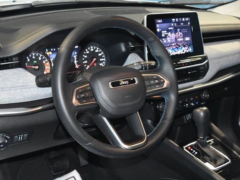 Used 2022 Jeep Compass Latitude w/ Convenience Group image 2