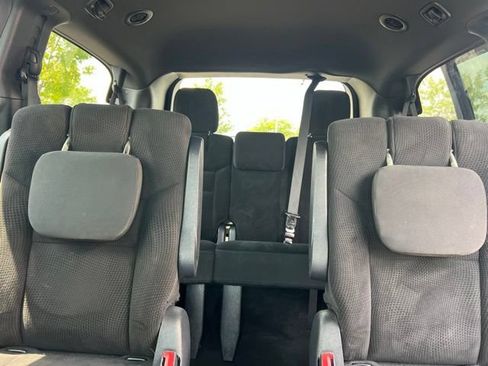 Used 2018 Dodge Grand Caravan SE FWD image 25