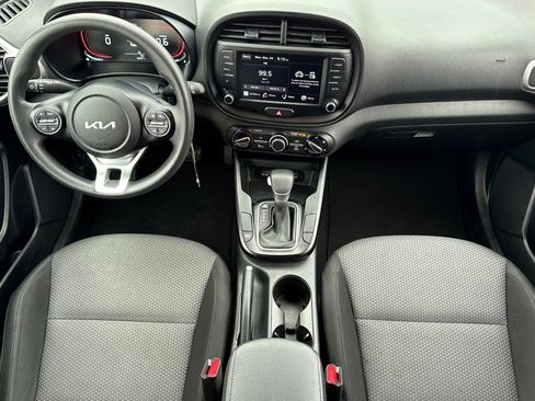 Used 2023 Kia Soul LX w/ LX Technology Package image 13