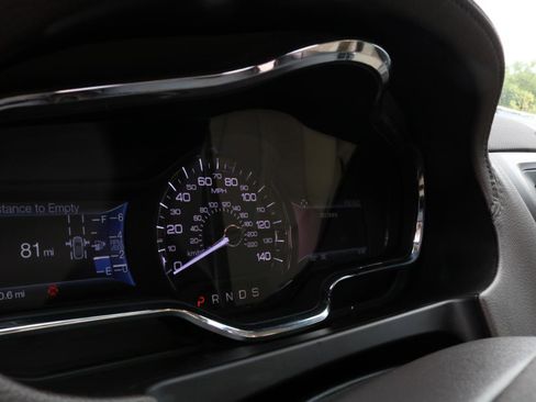Used 2019 Lincoln MKT AWD image 25