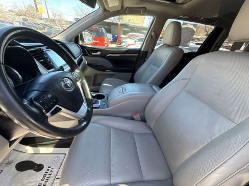 Used 2017 Toyota Highlander Limited image 20