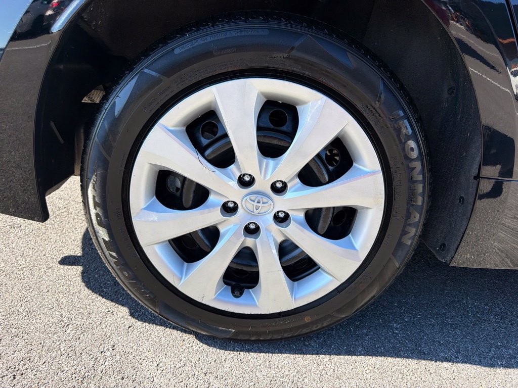Used 2025 Toyota Corolla LE FWD image 34