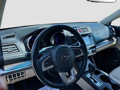 Used 2017 Subaru Outback 2.5i Limited AWD/4WD image 9