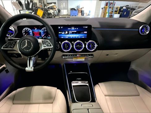 New 2026 Mercedes-Benz GLA 250 4MATIC image 8