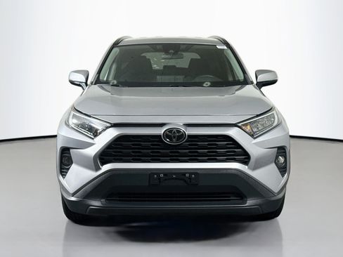 Used 2021 Toyota RAV4 XLE FWD image 2