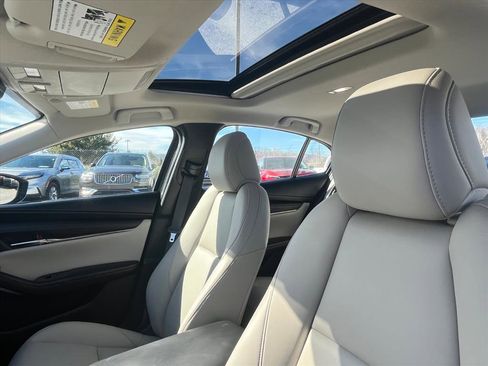 Used 2021 MAZDA MAZDA3 s image 8