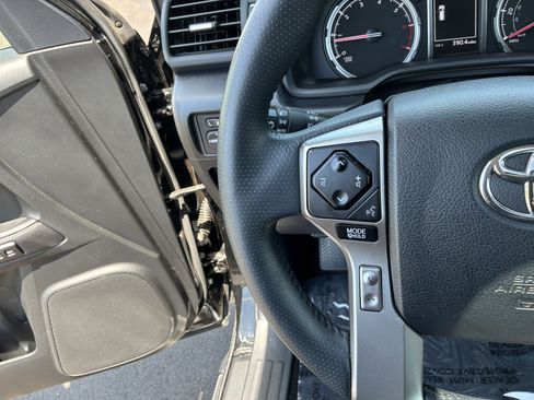 Used 2022 Toyota 4Runner Limited AWD/4WD image 19