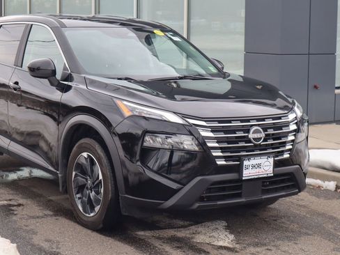 Certified 2025 Nissan Rogue SV AWD/4WD image 3