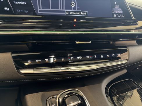 Used 2023 Cadillac Escalade ESV Sport AWD/4WD image 59