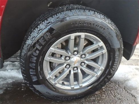 Used 2024 Chevrolet Colorado LT w/ LT Convenience Package III image 7