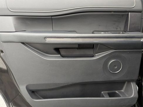 Used 2024 Ford Expedition Max XLT image 29