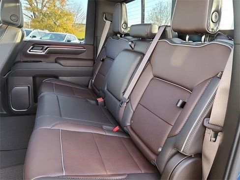 New 2026 GMC Sierra 2500 Denali w/ Denali Reserve Package image 17