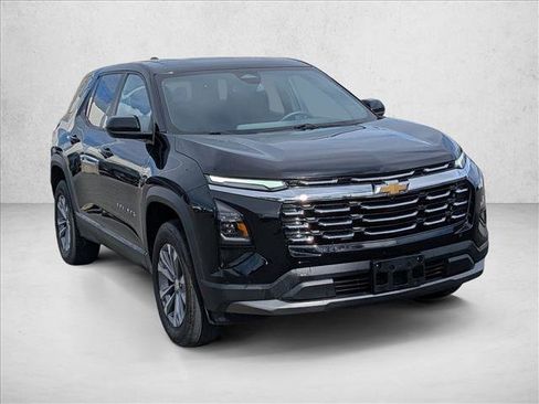 Used 2025 Chevrolet Equinox LT image 3