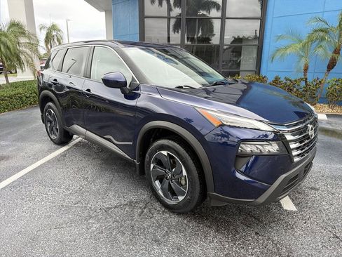 Used 2024 Nissan Rogue SV FWD image 18