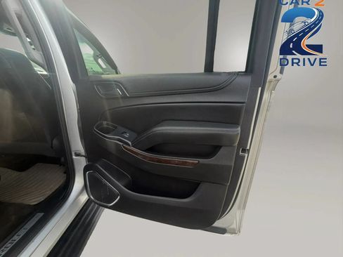 Used 2018 Chevrolet Suburban LT AWD/4WD image 14