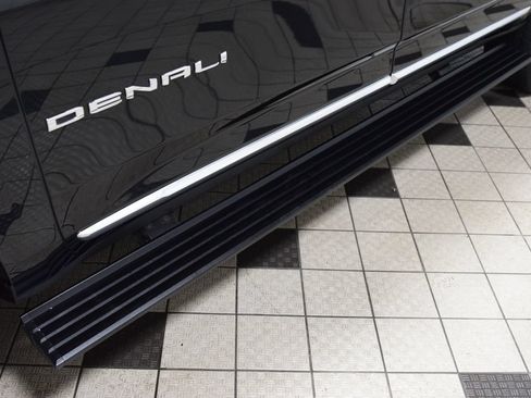 Used 2024 GMC Yukon XL Denali AWD/4WD image 31