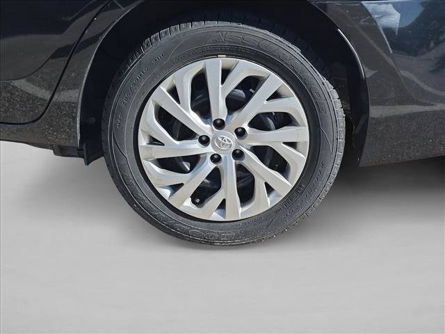 Used 2017 Toyota Corolla LE w/ Carpet Mat Package (TMS) FWD image 10