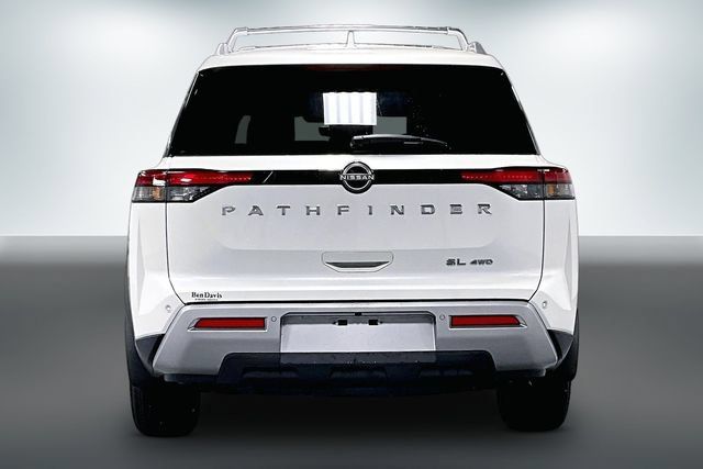 Used 2023 Nissan Pathfinder SL AWD/4WD image 6