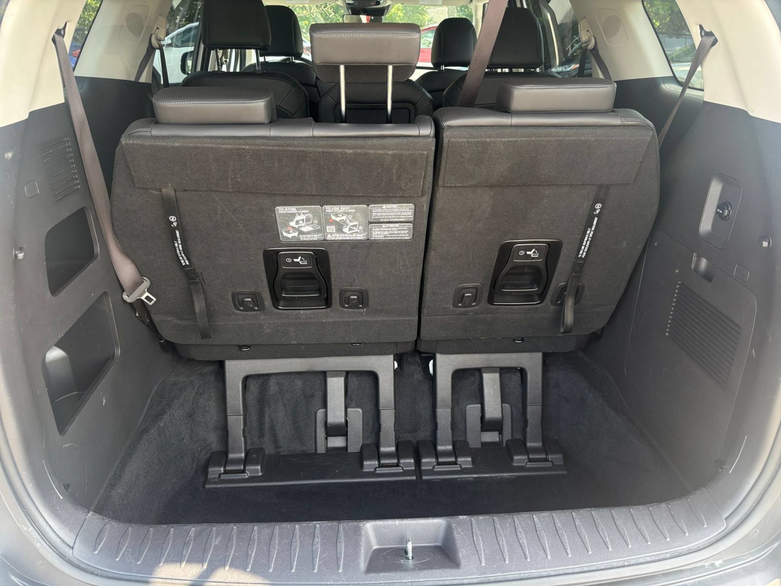 Used 2026 Kia Carnival FWD image 33